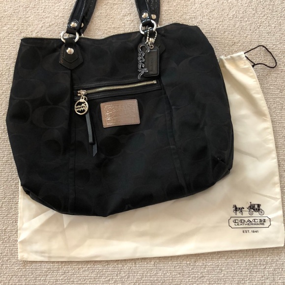 Coach Poppy Signature Tote - Picture 7 of 10